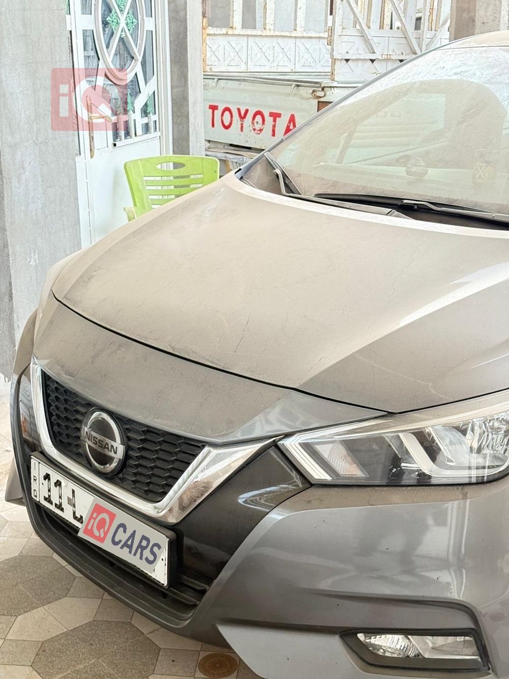 نيسان فيرسا